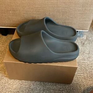 Yeezy slides. Granite colorway, almost 1 month old. Very good condition